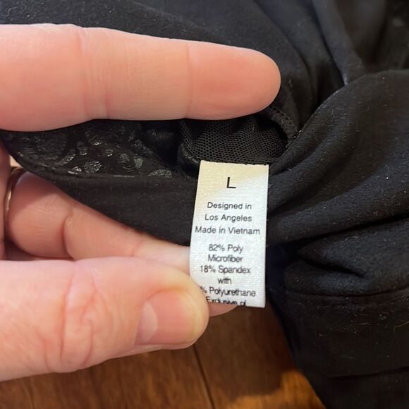 Rae Mode Black Snakeskin Detail Cross back Bra Top - Picture 5 of 7